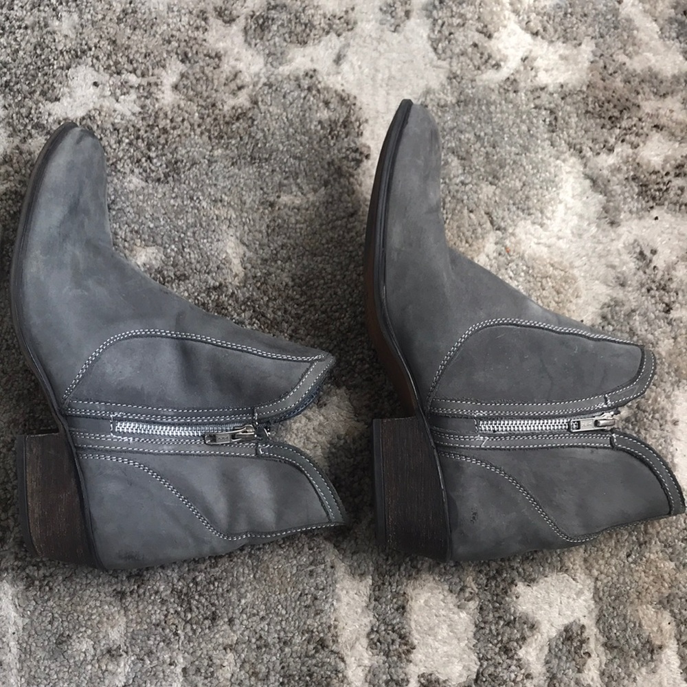 Steve Madden Chelsea Boots